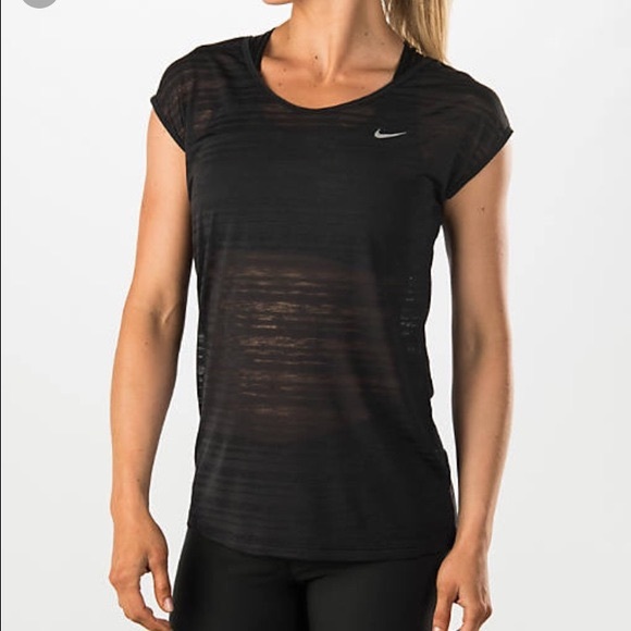 ✔️Nike Dri-Fit Breeze Black T-Shirt l Size XS - Picture 2 of 6